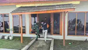 Evakuasi-jenazah-Ngatono-45-di-Jimbaran.jpg