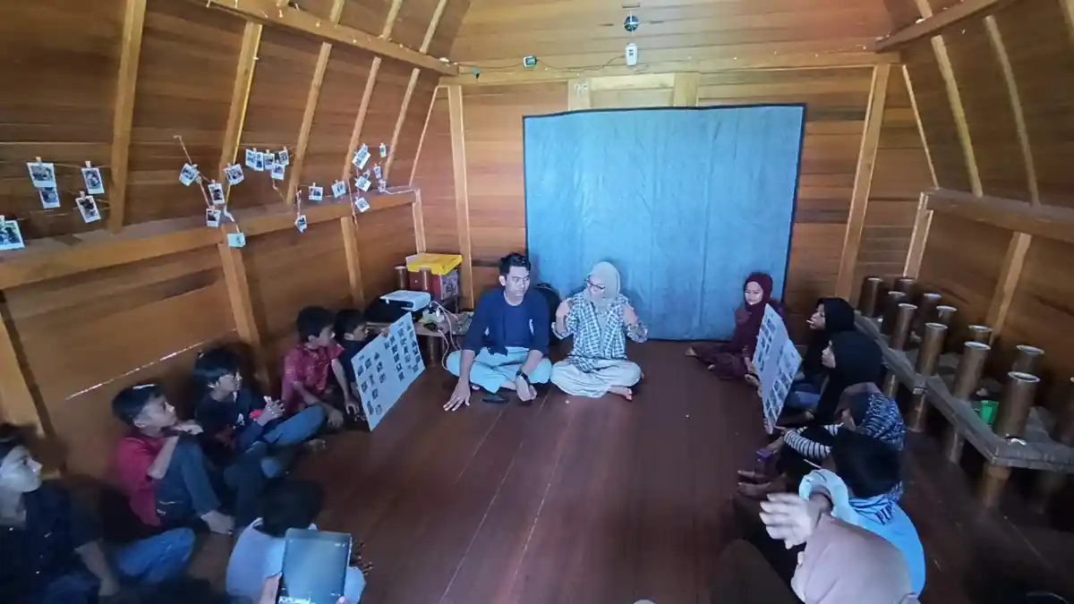 Mengenal Komunitas Iklimkita, Ajak Anak Rumah Literasi Ranggi Peduli Lingkungan Sejak Dini