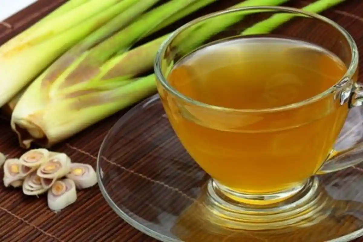 Bantu Redakan Asam Lambung, Coba Minum Air Serai Lengkap Cara Membuat Air Rebusan Sereh