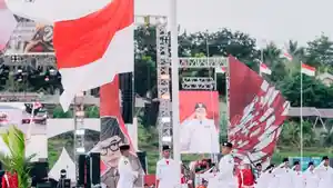 Bupati-Banggai-Pimpin-Upacara-Penurunan-Bendera-HUT-Ke-80-Kemerdekaan-RI.jpg