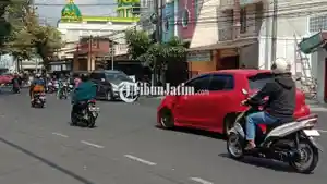 Kondisi-Jalan-Raya-Tlogomas-pada-Senin-2662023-siang.jpg