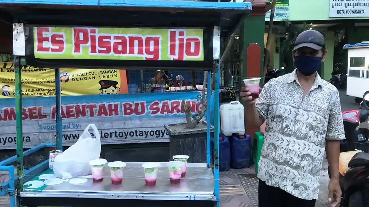 Pisang Ijo, Tajil Pemanis Rezeki Suryadi Selama Ramadan