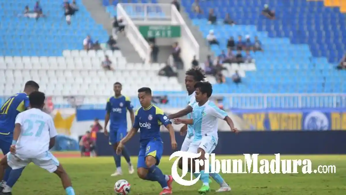 6 Gol Tercipta di Babak Pertama PSBS Biak vs Arema FC, Singo Edan Unggul 2-4