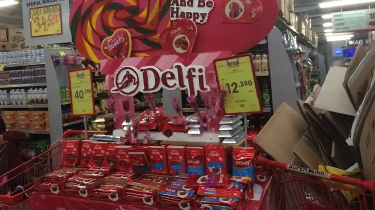 Sambut Hari Kasih Sayang, Superindo Kartasura Mendiskon Harga Cokelat Delfi