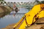 Pengerukan Sedimentasi Tanah di Sungai Citarum