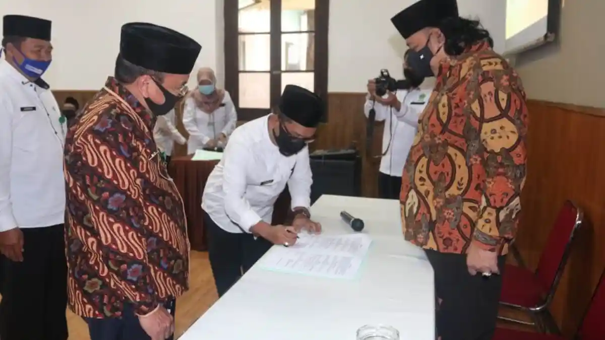 Tak Perlu Repot Lagi, Pengantin di Tegal Seusai Nikah Langsung Dapat KTP dan KK Baru