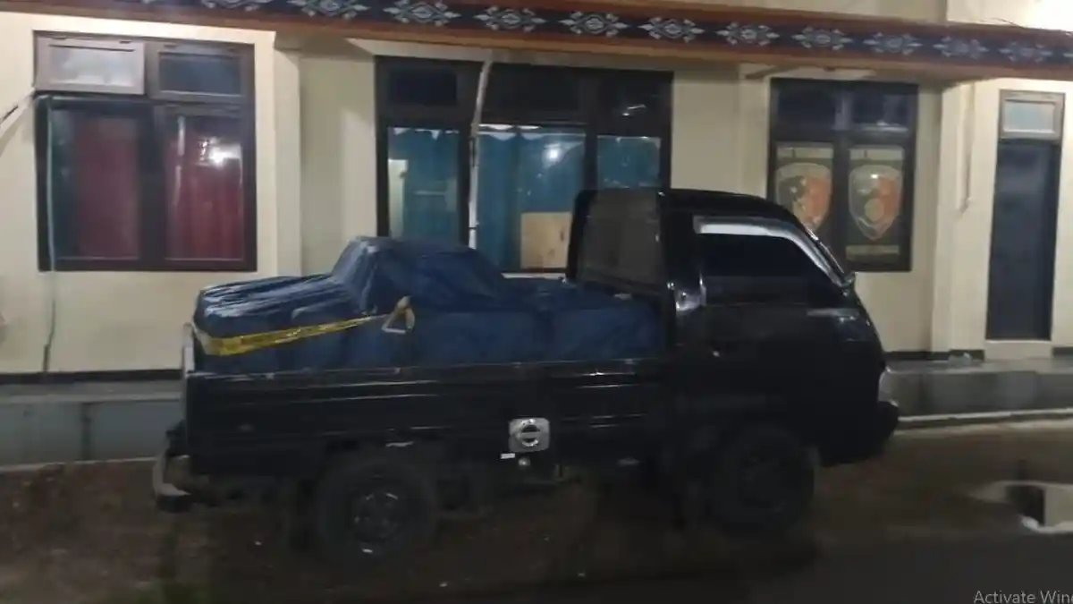 Anak Buah Diduga Terlibat Penyelundupan BBM, Kapolres Lembata: Tanya ke Polda NTT