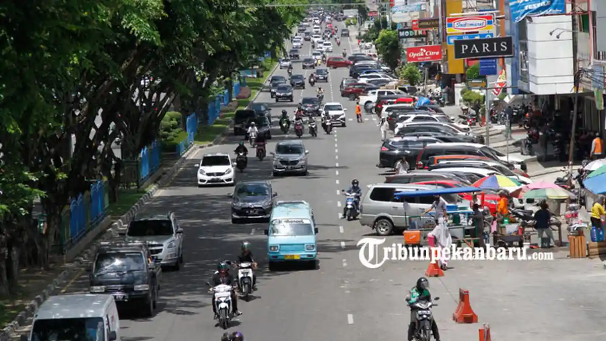 FOTO : Ruas Jalan Sudirman Jelang Pemko Pekanbaru Memperpanjang Masa PSBB - psbb2-vlad.jpg