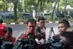 Ahmad Basarah Jawab Pertanyaan Wartawan