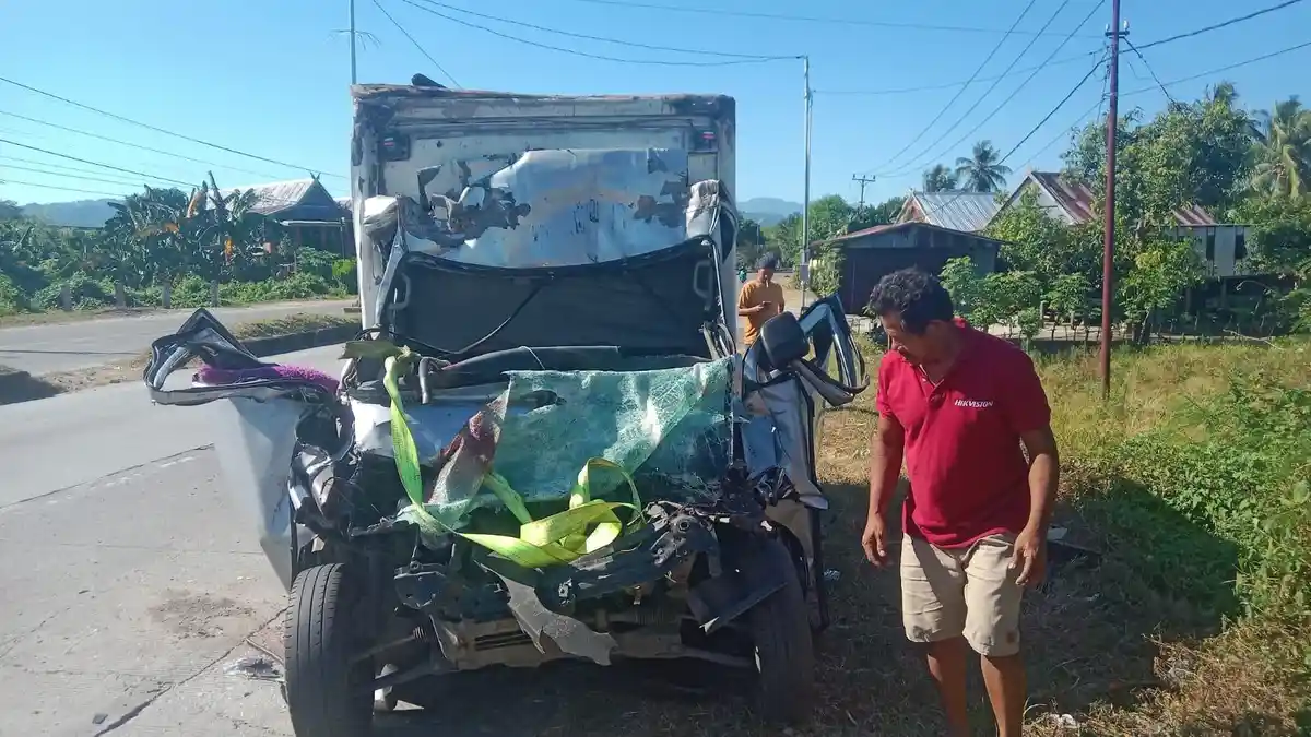 Kecelakaan ke-157 di Barru, Remaja 14 Tahun Tewas Usai Mobil Box Tabrak Truk - Tribun-timur.com