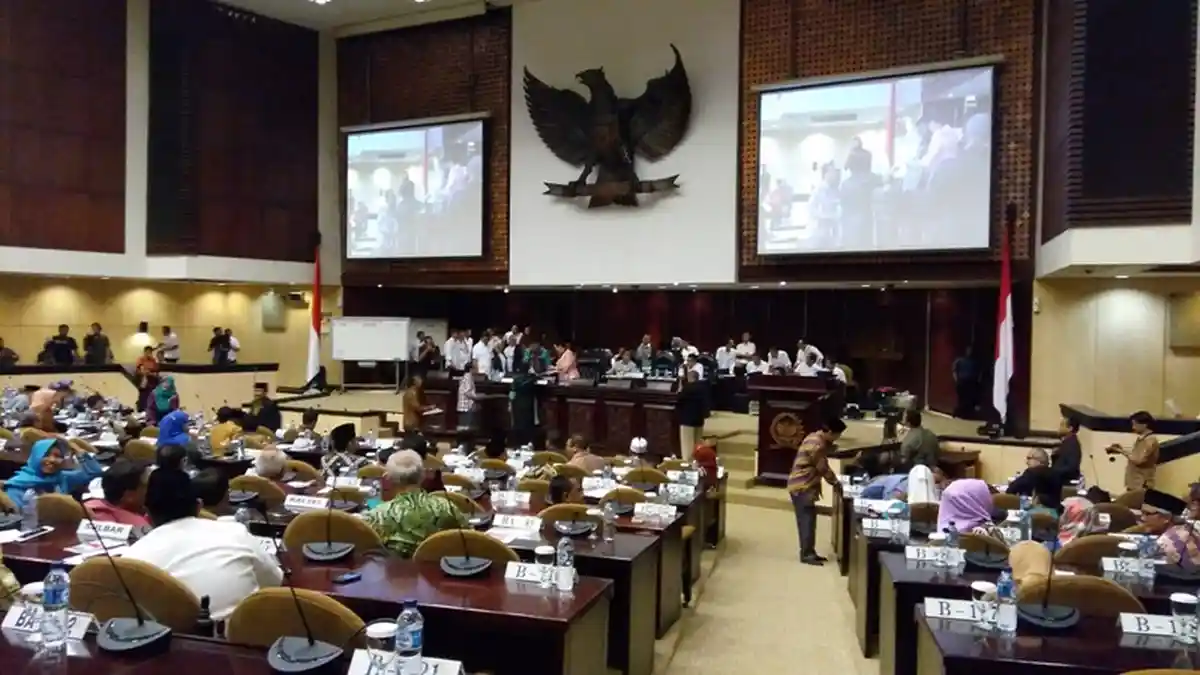 Rapat Paripurna Loloskan 12 Calon Pimpinan DPD