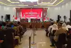 Suasana-ruang-debat-pertama-Pilbup-Kepahiang-2024.jpg