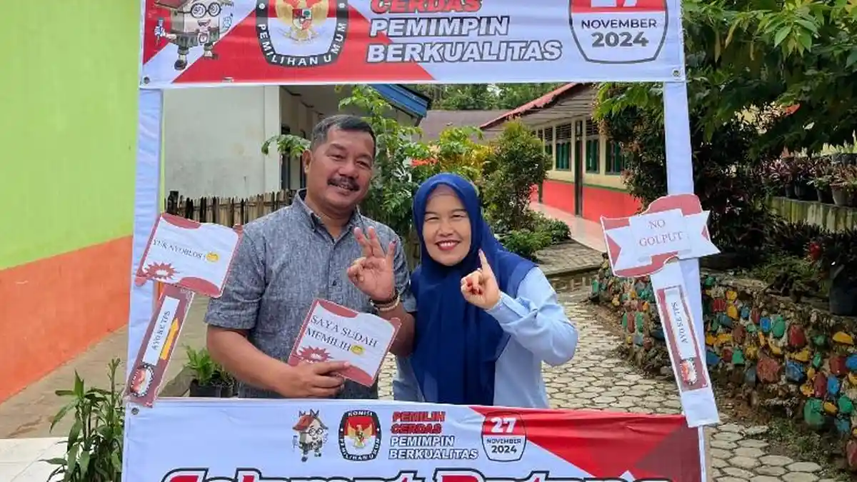 Cabup Kerinci, Monadi Gunakan Hak Pilihannya di TPS 02 Siulak Mukai