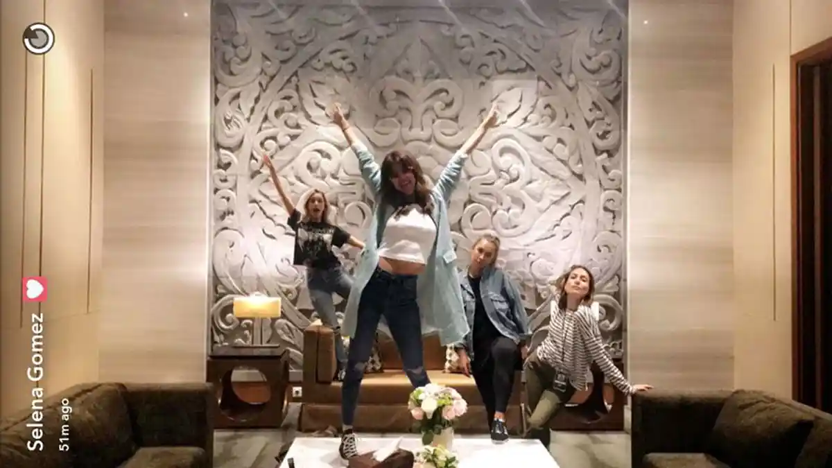 Rangkaian AKtivitas Selena Gomez Beberapa Jam Menjelang Konsernya di ICE BSD City di Akun Snapchat
