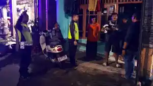 polisi-mendatangi-lokasi-petasan-meledak-di-Dusun-Tanggalrejo-ledakan-petasan-dijombang.jpg