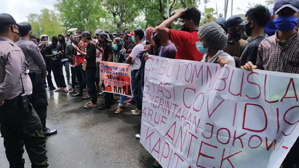 Setelah Satu Jam Berorasi Massa Bubarkan Diri Secara Tertib