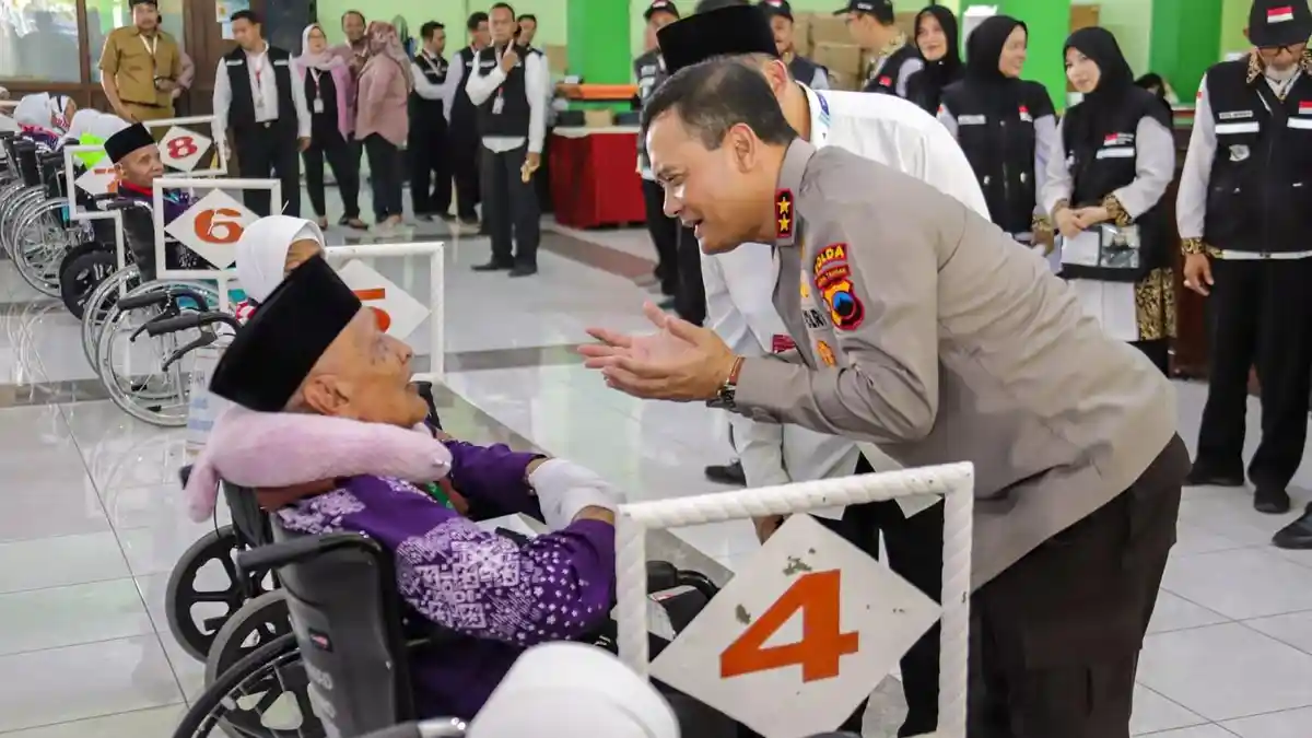 Calon Jemaah Haji Ucapkan Terima Kasih kepada Kapolda Jateng Irjen Pol Ahmad Luthfi