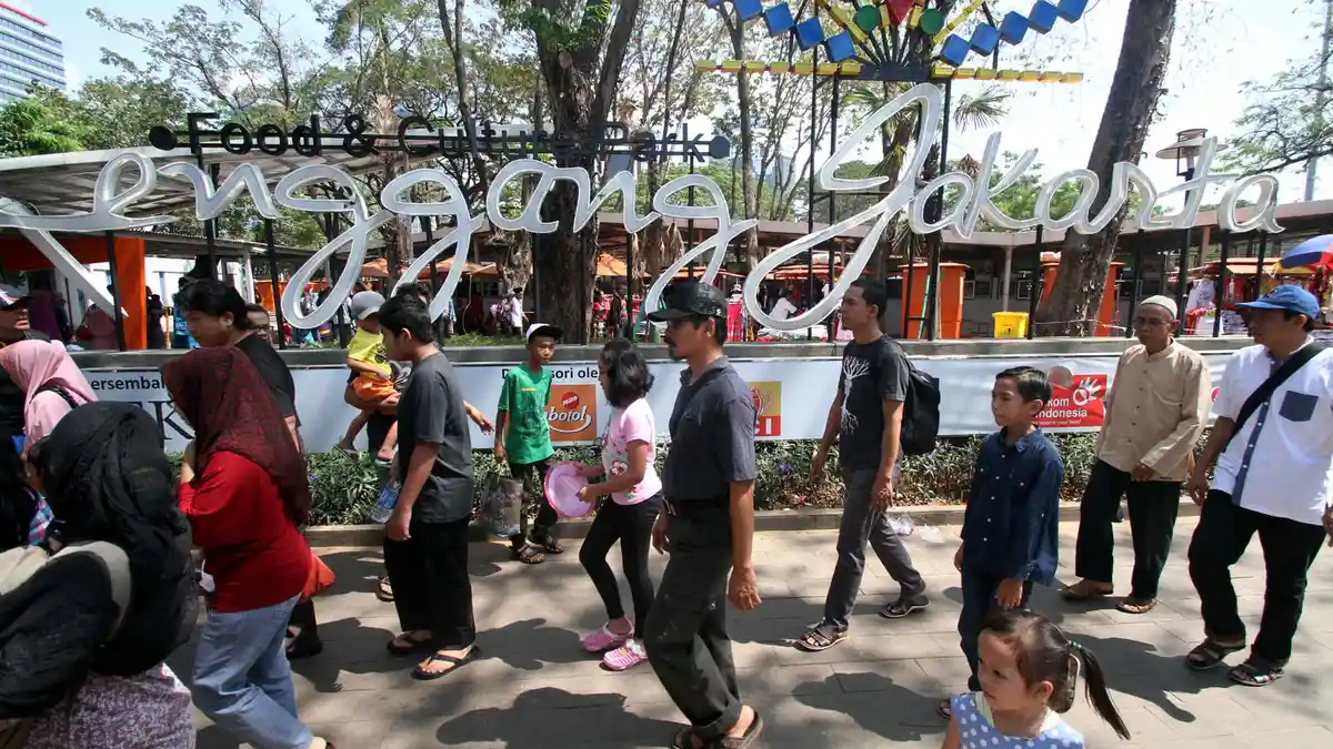 Banyak Pengunjung Lenggang Jakarta Masih Buang Sampah Sembarangan