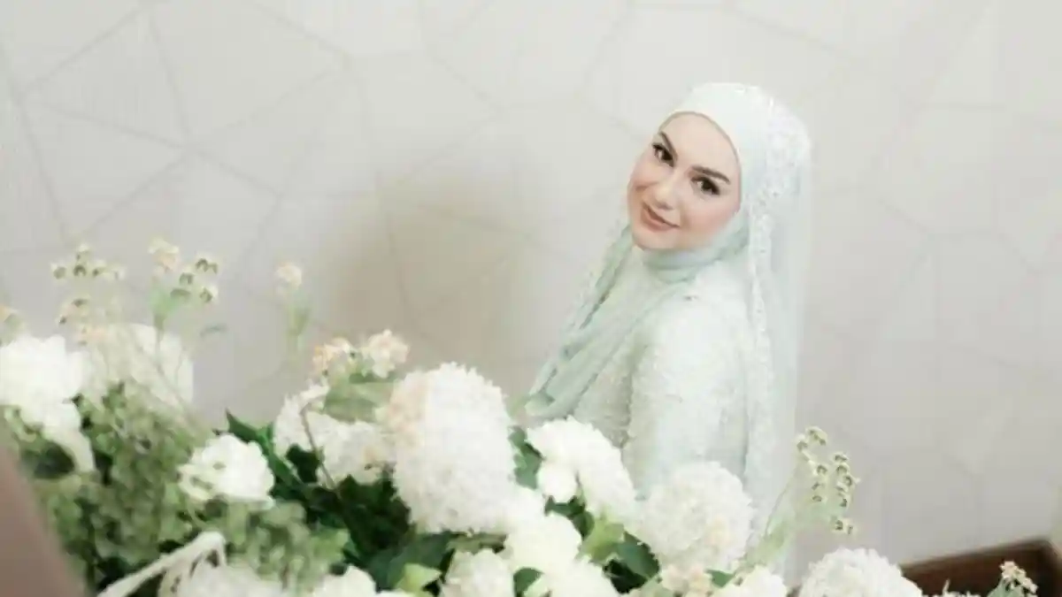 Irish Bella Jadi Sorotan Gegara Jemput Anak Sekolah Pakai Daster