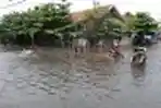 Banjir Menggenangi Kota Semarang