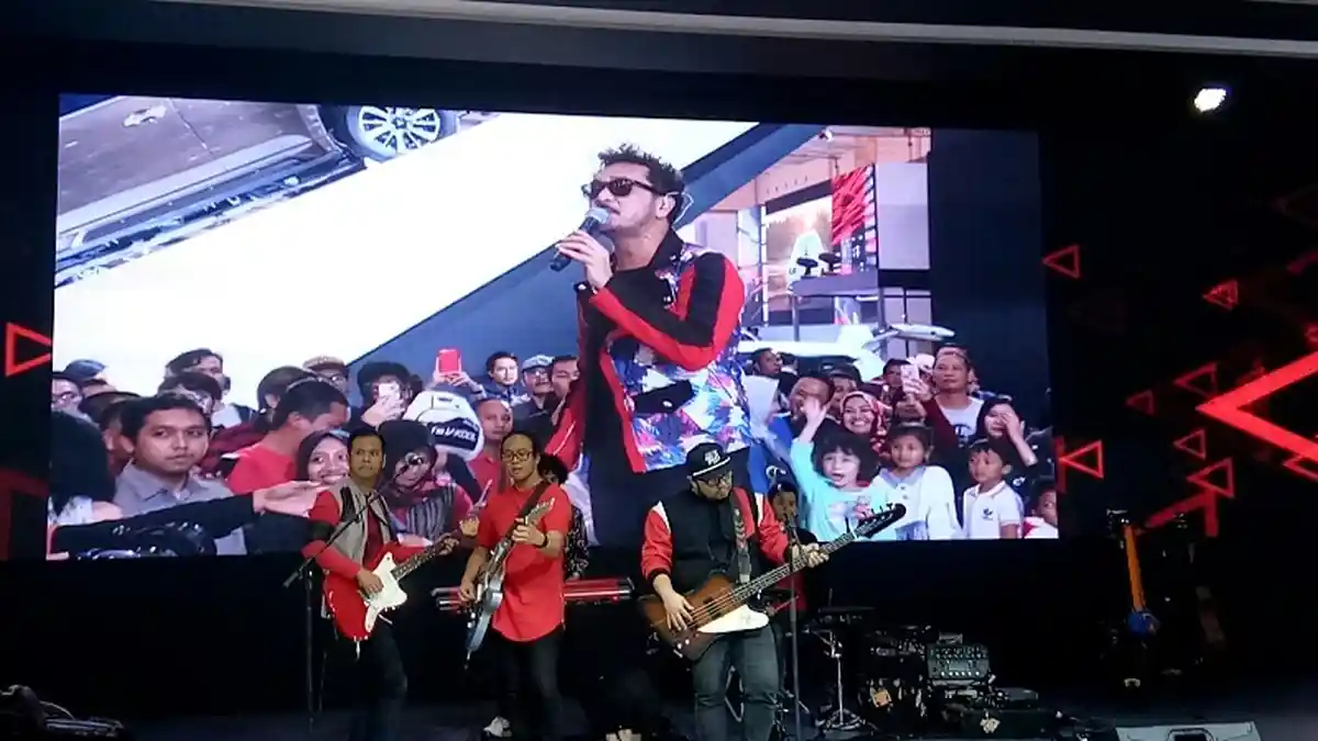 Tampil di Booth Mitsubishi, Nidji Doakan Pengunjung Bawa Mobil Pulang dan Jodoh  .