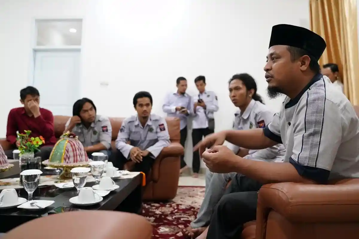 Ekspedisi Mt Kosciuszko, Wagub Sulsel Andi Sudirman Minta Mapala 09 FT Unhas Utamakan Keselamatan - wagub-sulsel-andi-sudirman-menerima-tim-eemp-iv-mapala-09-ft-unhas-3.jpg