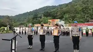 anggota-polisi-kayong-dipecat-243232.jpg