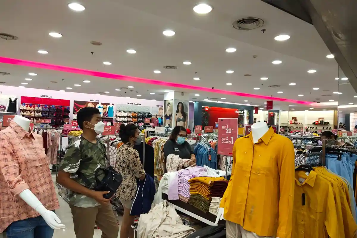 Warga Kota Jayapura Mulai Kejar Diskon Akhir Tahun di Pusat Perbelanjaan