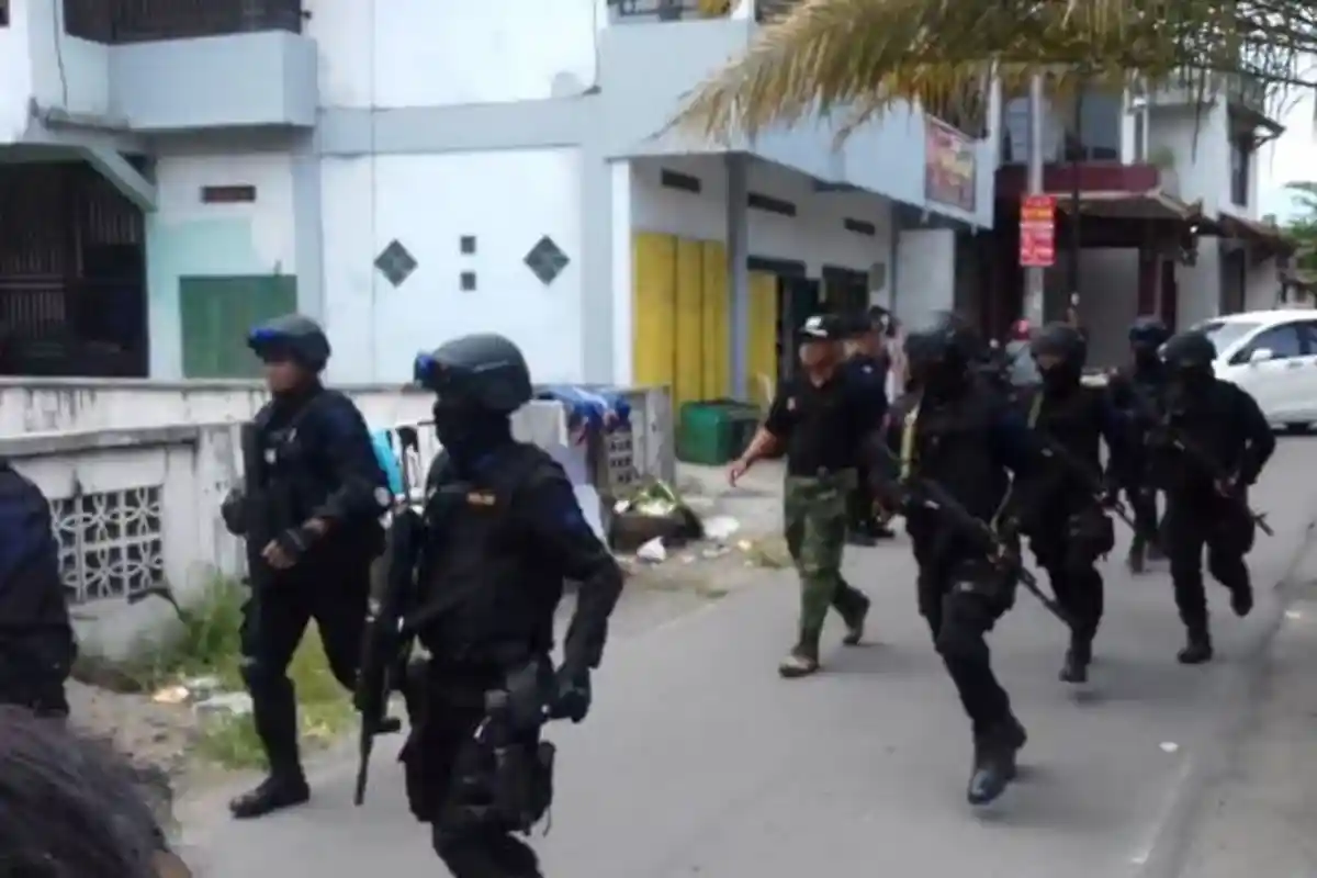 Penyamaran Iron-Man Anggota Densus 88 yang Akhirnya Terbongkar hingga Bom Diledakkan