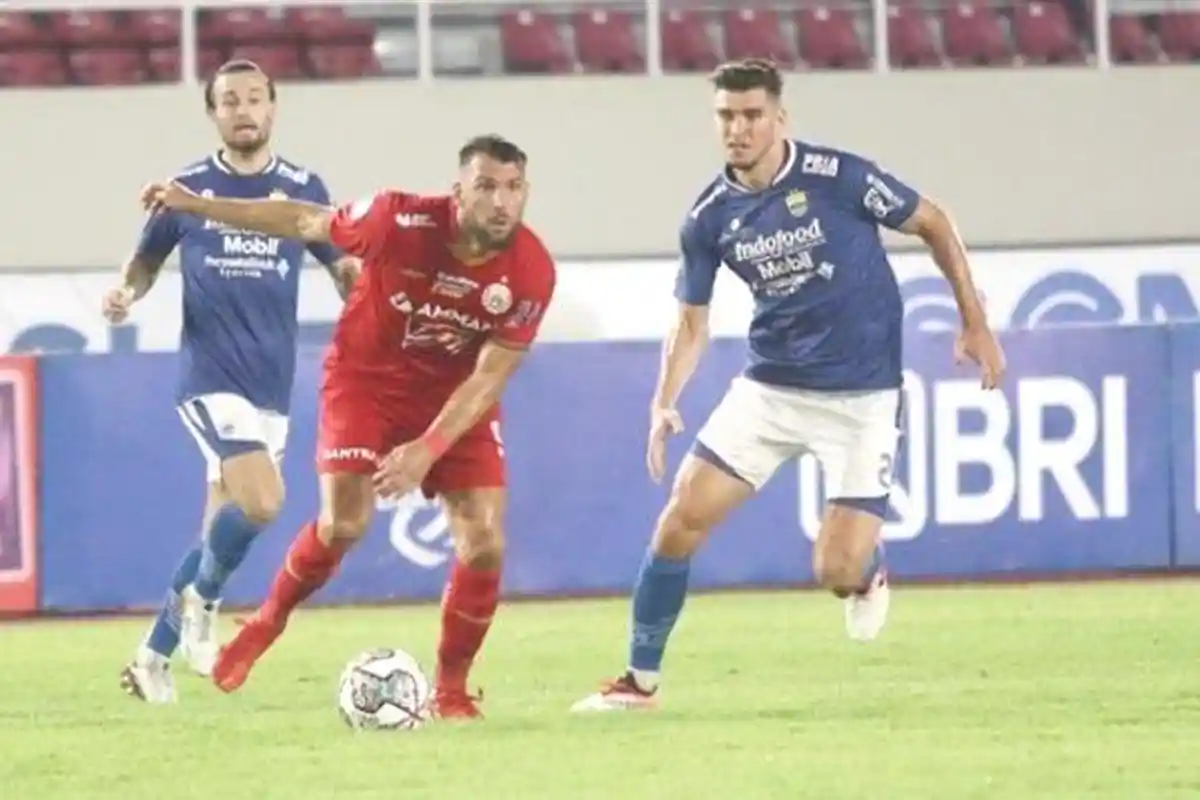 Heading Indah Marko Simic Membuat Macan Kemayoran Persija Jakarta Unggul 1-0 dari Persib Bandung