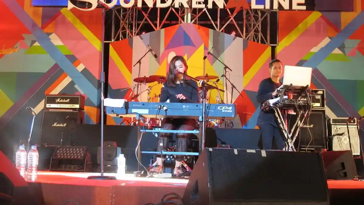 Isyana Sarasvati Ngrasa Tegang Nih, Nyanyi di Acara yang Banyak Musisi Rock