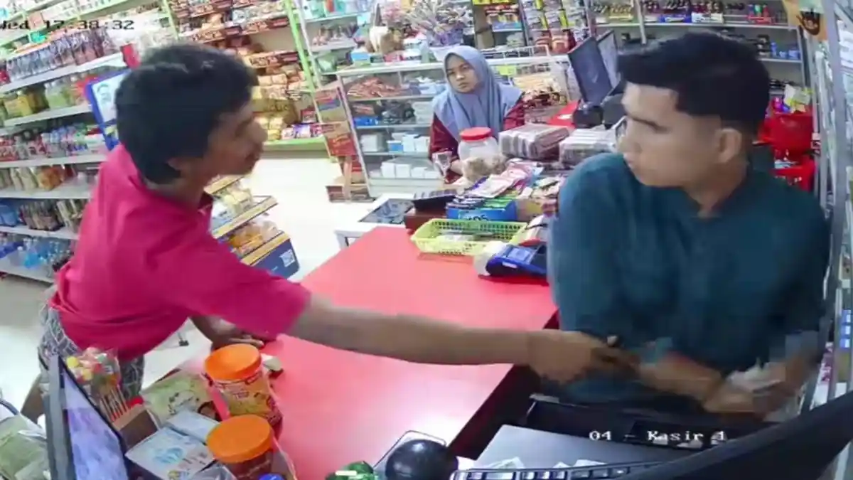 Populer PadangL Viral Diduga ODGJ Paksa Beli Rokok, PPP Komentar soal Calon Wawako