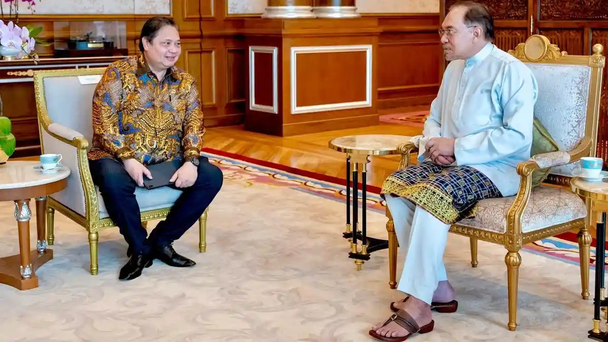Airlangga Temui PM Malaysia Anwar Ibrahim, Bahas Strategi ASEAN Hadapi Kebijakan Tarif Resiprokal AS