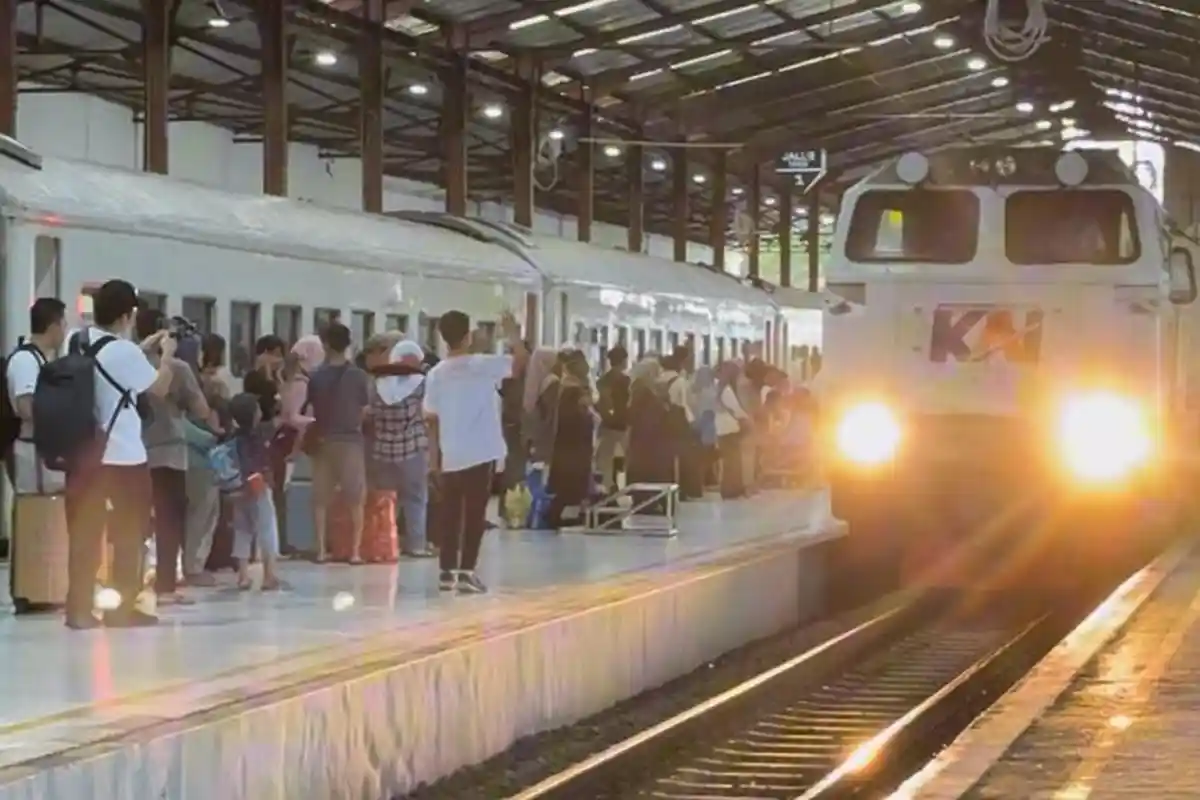 KAI Hadirkan KA KLB Tambahan Gambir-Yogyakarta untuk Masyarakat Purwokerto dengan Tarif Khusus