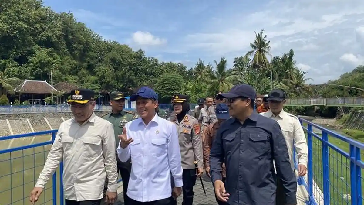Kunjungi Embung Imogiri 2 Bantul, Menteri LH Hanif Faisol Singgung Perubahan Lanskap Penyebab Banjir