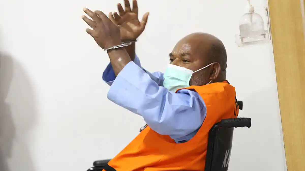 BREAKING NEWS: Lukas Enember Mantan Gubernur Papua Meninggal di RSPAD Gatot Soebroto