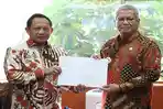 Menteri-Dalam-Negeri-Tito-Karnavian-atas-nama-Presiden-Republik-Indonesia35r4ew.jpg