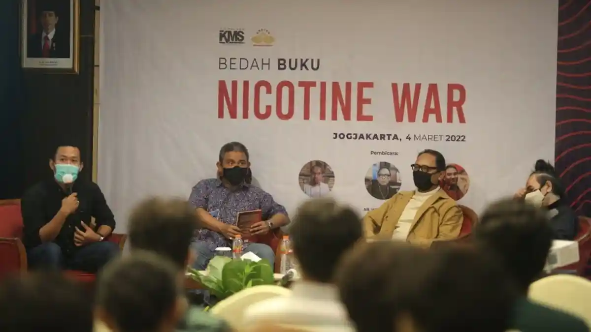 Komunitas Kretek dan UGM Bedah Buku Nicotine War, Menguak Strategi Dagang Perusahaan Farmasi 