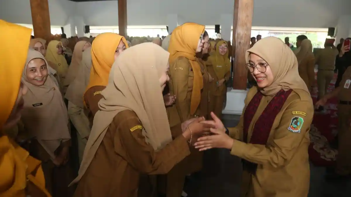 460 Guru dan Nakes Banyuwangi Terima SK Jabatan Fungsional