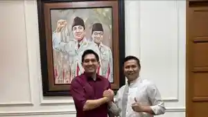 Ketua-DPD-NasDem-Indramayu-Lucky-Hakim-dan-Ketua-DPC-Gerindra-Indramayu.jpg