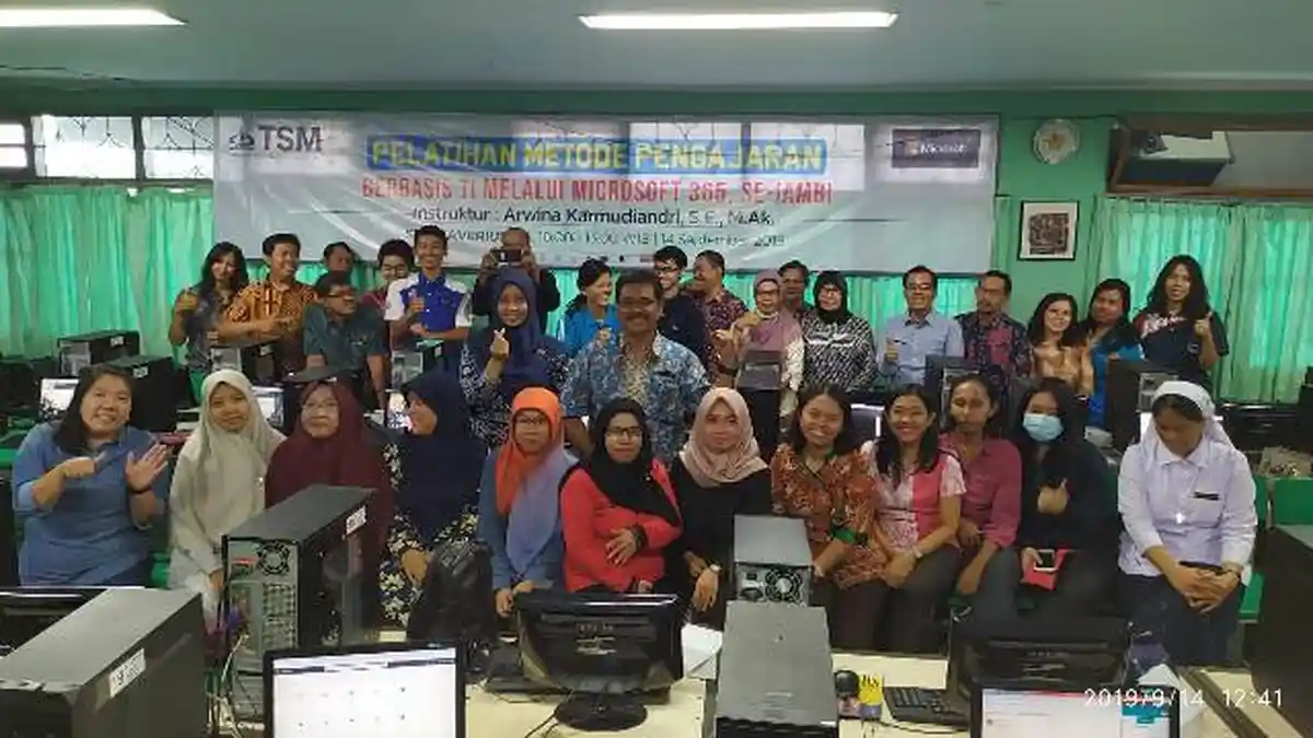 Pelatihan Metode Pengajaran Berbasis TI Melalui Microsoft 365, Se-Jambi