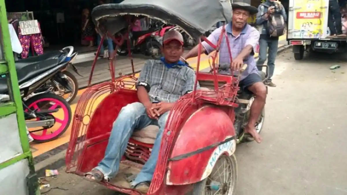 Gigih Menabung, Tukang Becak Ngadiman dan Istrinya Segera Naik Haji