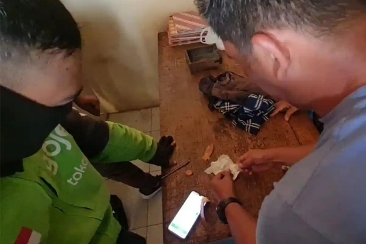 Tangan Driver Ojol Bergetar Lihat Isi Paket yang Diantarnya, Kecurigaan Terbukti: Agak Ngeri