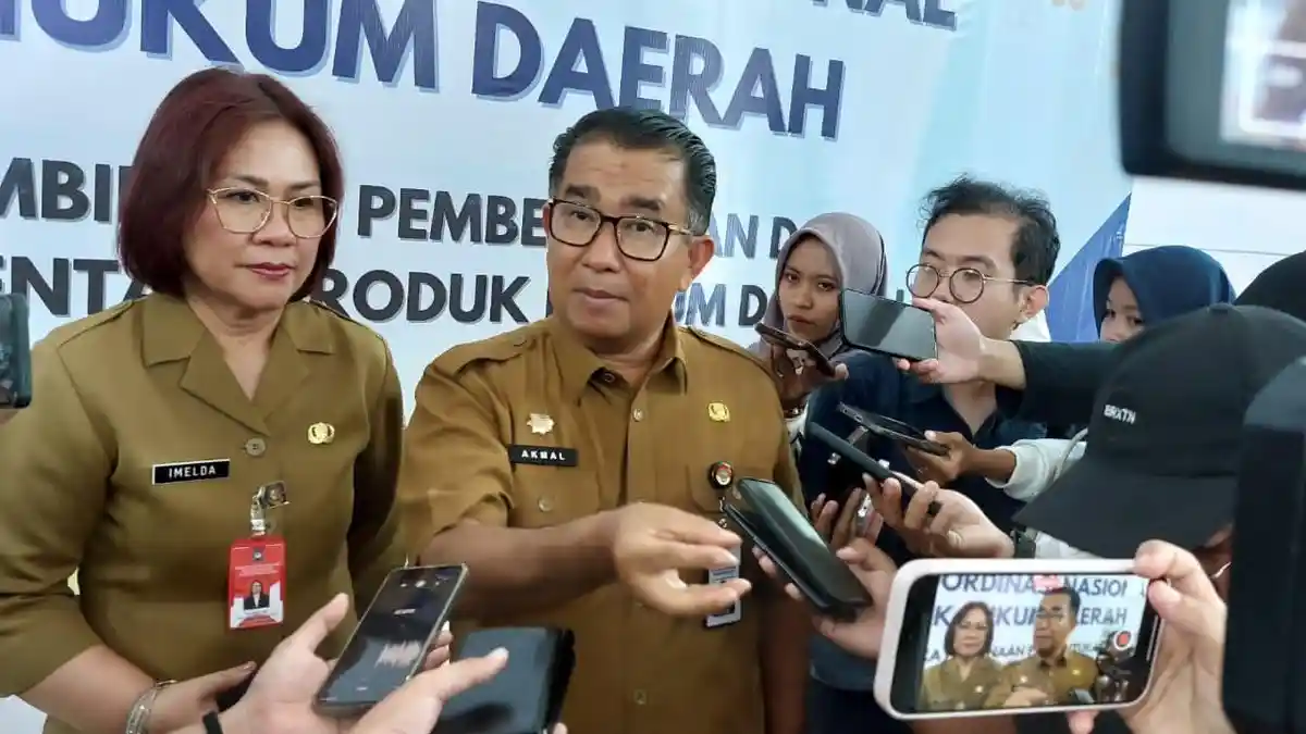 Pj Gubernur Kaltim Mengaku Undang Seluruh Paslon saat Kunjungi Kubar dan Mahulu
