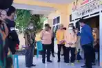 taufan-pawe-saat-berada-di-kantor-dpd-ii-golkar-bulukumba-sabtu-2662021.jpg