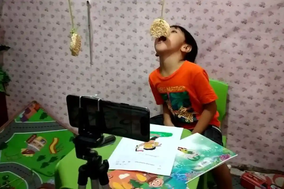 SD Bukit Asam Tanjung Enim Muara Enim Menggelar Lomba Mewarnai dan Makan Kerupuk Secara Virtual