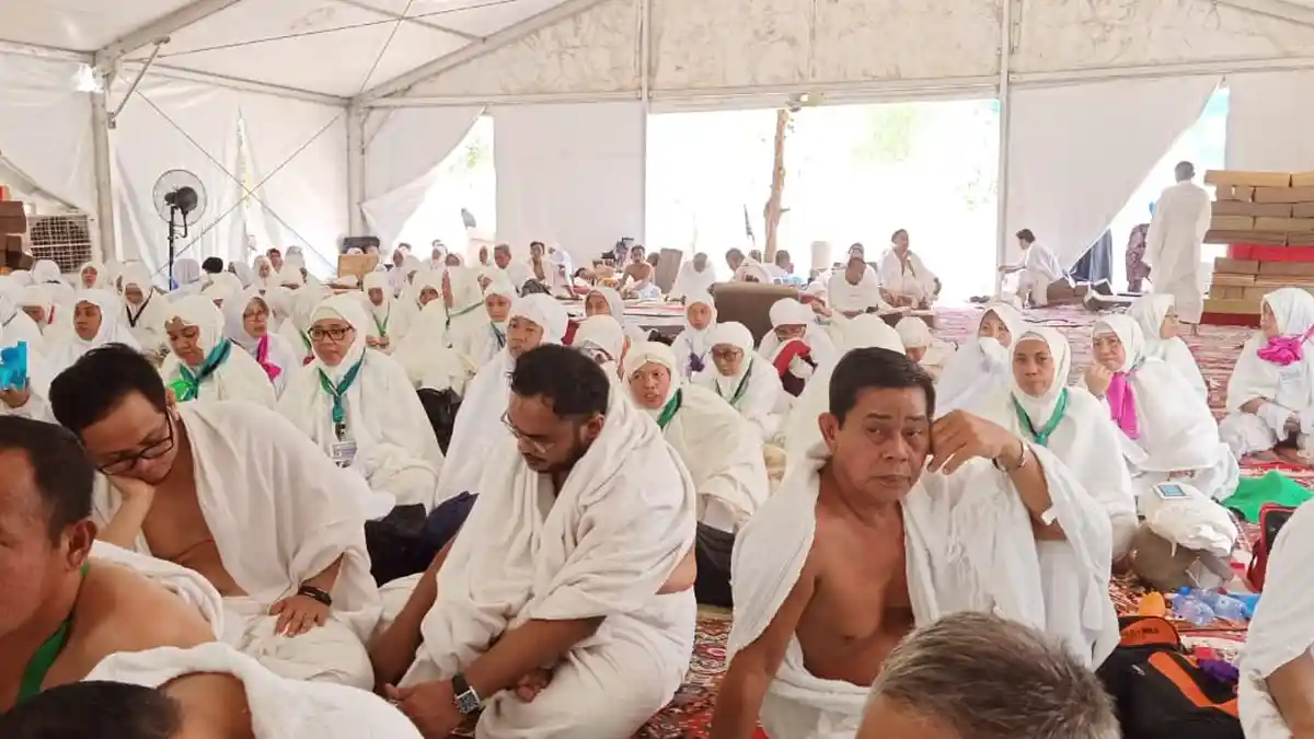 Laporan Irwan Suaeb: Suasana di Maktab 93 Jamaah Haji Indonesia Asal Makassar di Padang Arafah - suasana-di-maktab-93-jamaah-haji-indonesia-di-padang-arafah-sabtu-982019.jpg