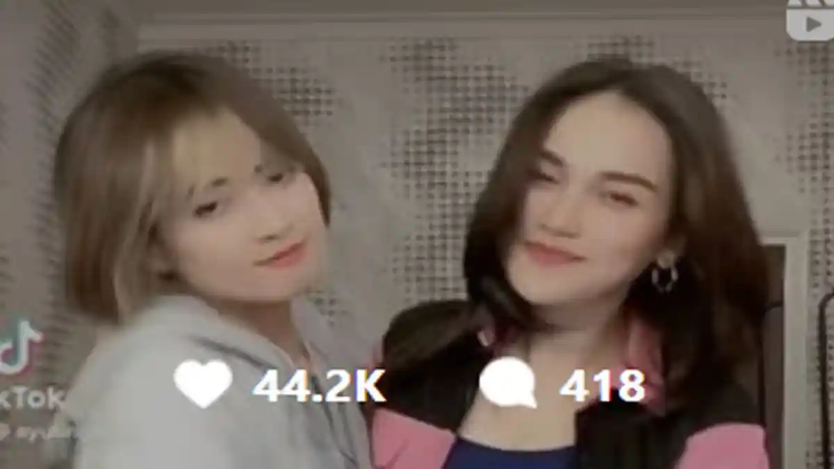 Ayu Ting Ting dan Chika Jessica Ciuman, Malah Disangka Mirip Jeje Slebew