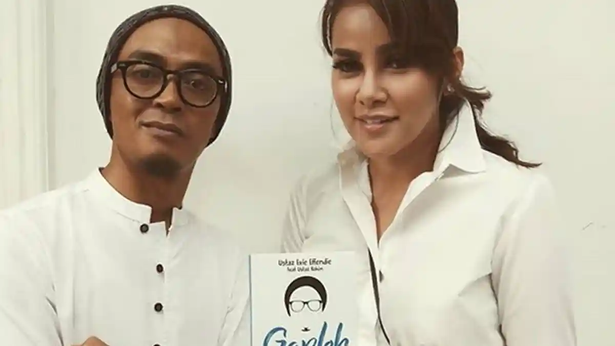 Olla Ramlan Mengaku Fans Berat Evie Effendie, si Ustaz Gaul Tapi Sholeh Ini Pun Berikan Doa