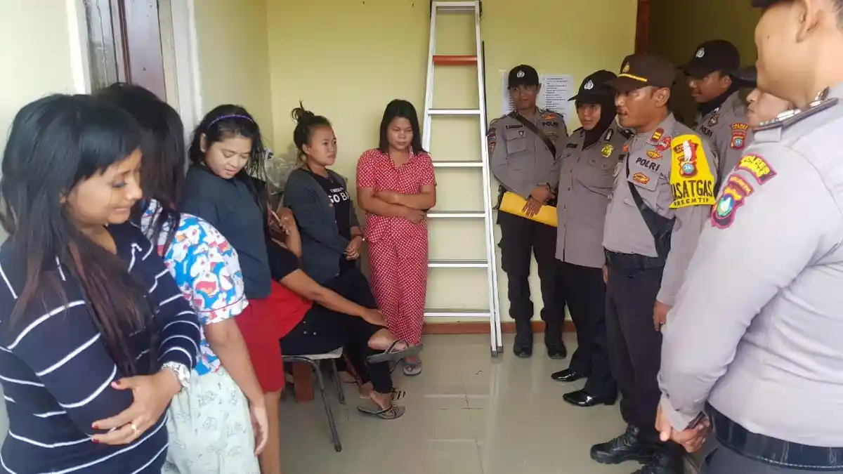 Razia Kamar Kos, Polsek Siantan Periksa 8 Orang Wanita, Minta Pemilik Kos Untuk Terus Waspada